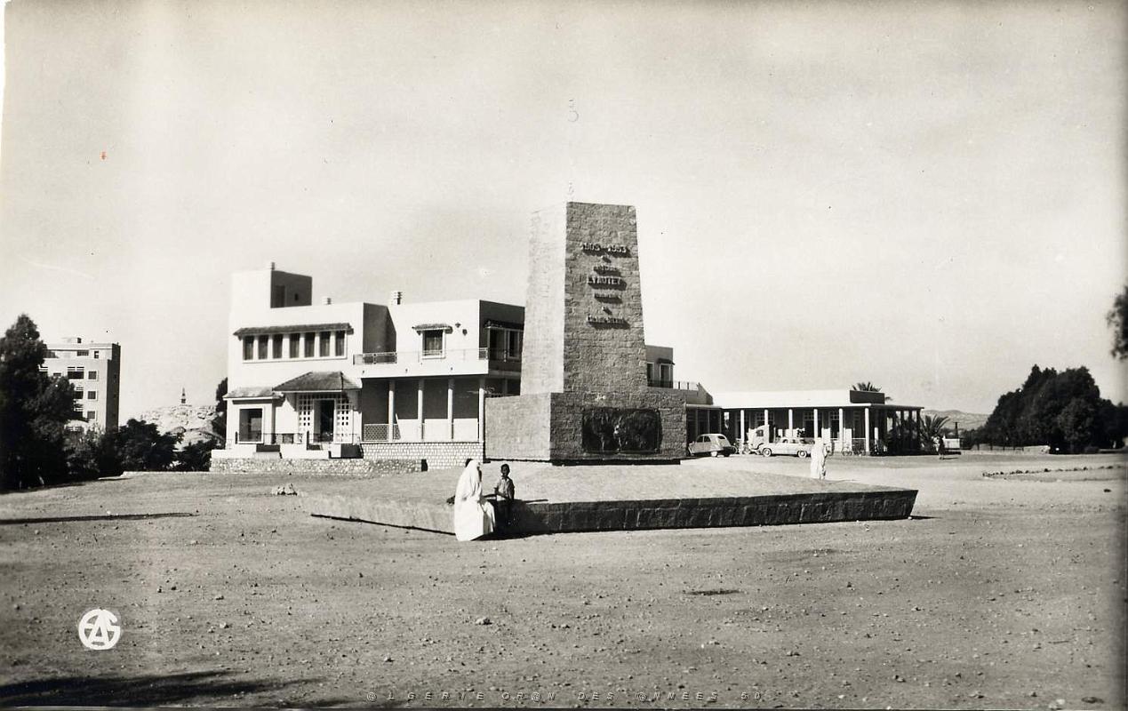 Colomb bechar 51- Monument Lyautey COLLECTION DES AMIS DE ND DE SANTA CRUZ.jpg